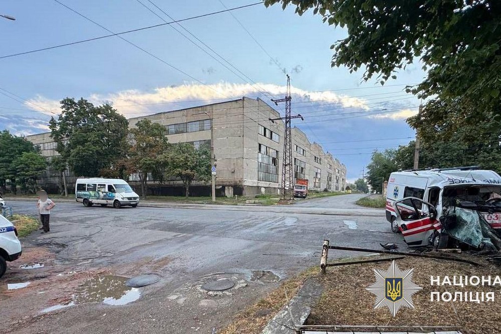 Сьогодні, 19 липня, сталася смертельна ДТП за участі «швидкої». Поліція встановлює обставини дорожньо-транспортної пригоди.