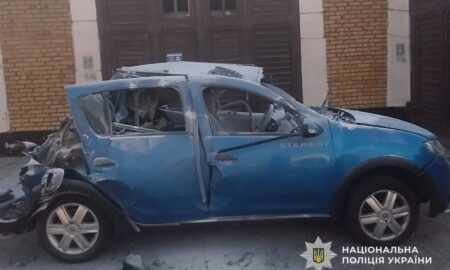 Потрощені будинки і автівки: фото наслідків обстрілів Нікопольщини і Синельниківського району показали у поліції (фото)