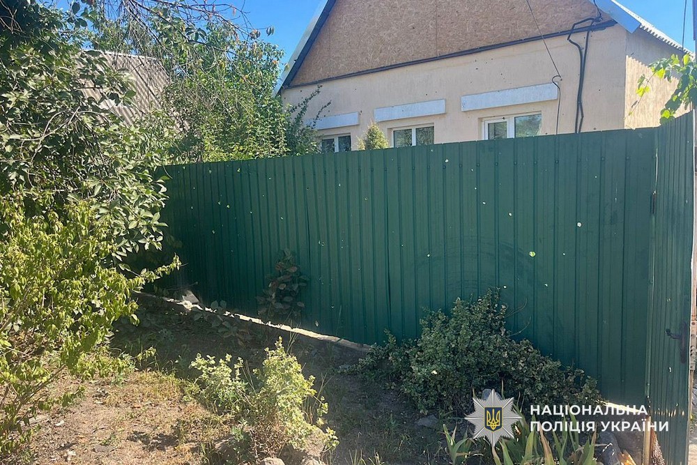 Фото наслідків ворожих атак на Нікопольщині