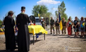 Став янголом, щоб захищати Україну з небес: у Марганці сьогодні провели в останню путь Героя (фото)