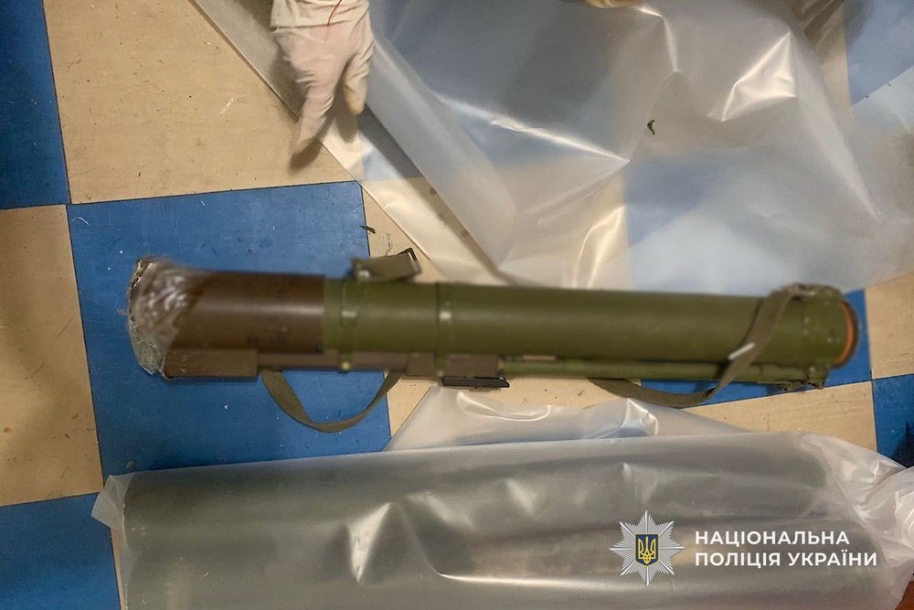 У мешканця Нікополя вдома виявили реактивну протитанкову гранату та понад сотню патронів – його судитимуть