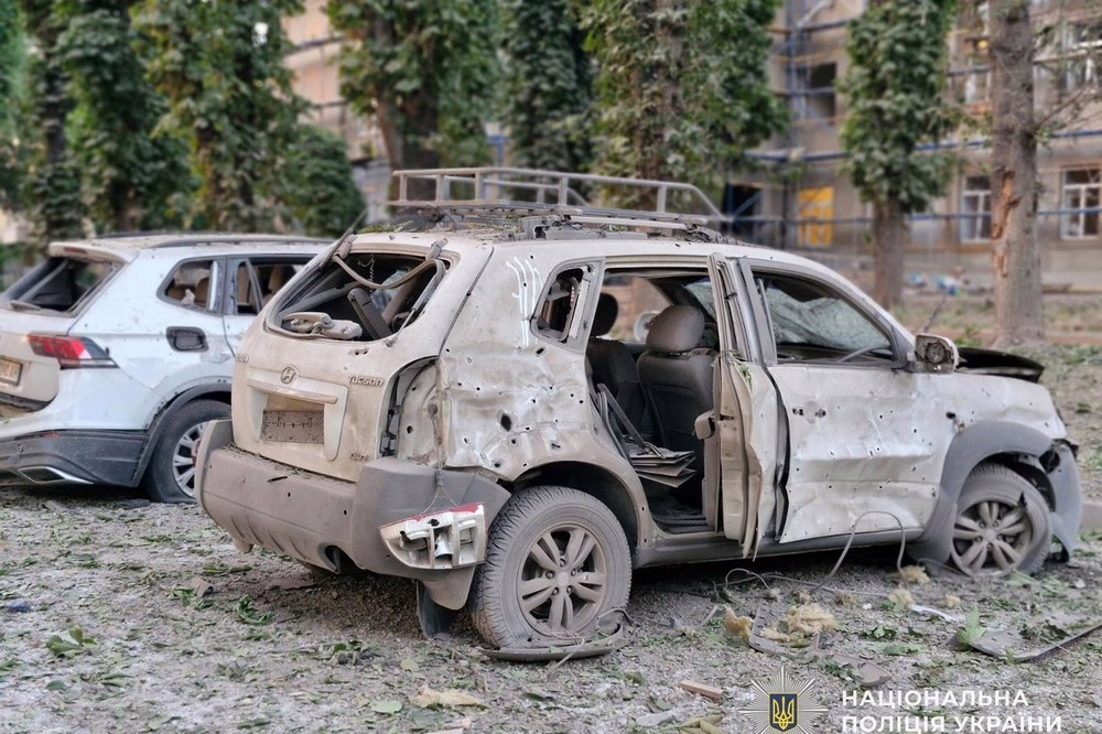 Смертельний ракетний удар по Кам'янському: під прицілом пологовий будинок, лікарня - поліція показала фото наслідків