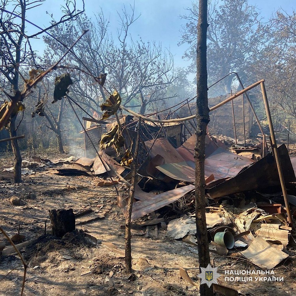 Загибла і 5 поранених: про наслідки обстрілів Нікопольщини і Синельниківщини розповіли у поліції