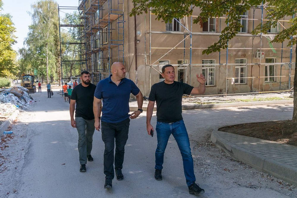 Фото наслідків удару по Кам'янському