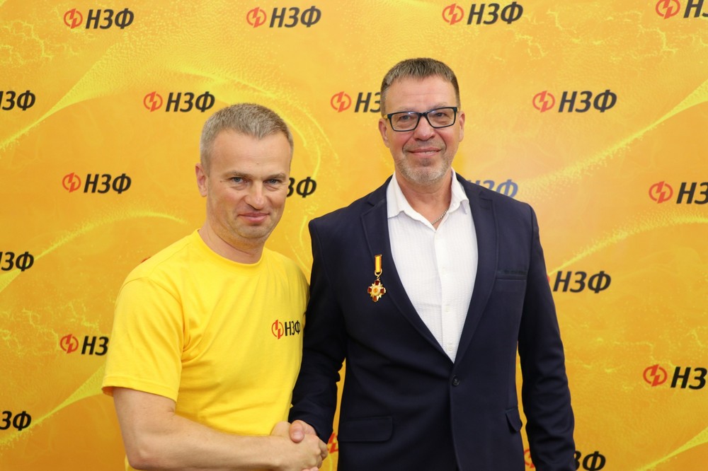 працівники НЗФ отримали 5