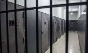 Зарізав жінку біля автобусної зупинки і зарубав знайомого в гаражі: на Дніпропетровщині вбивця отримав найвищу міру покарання