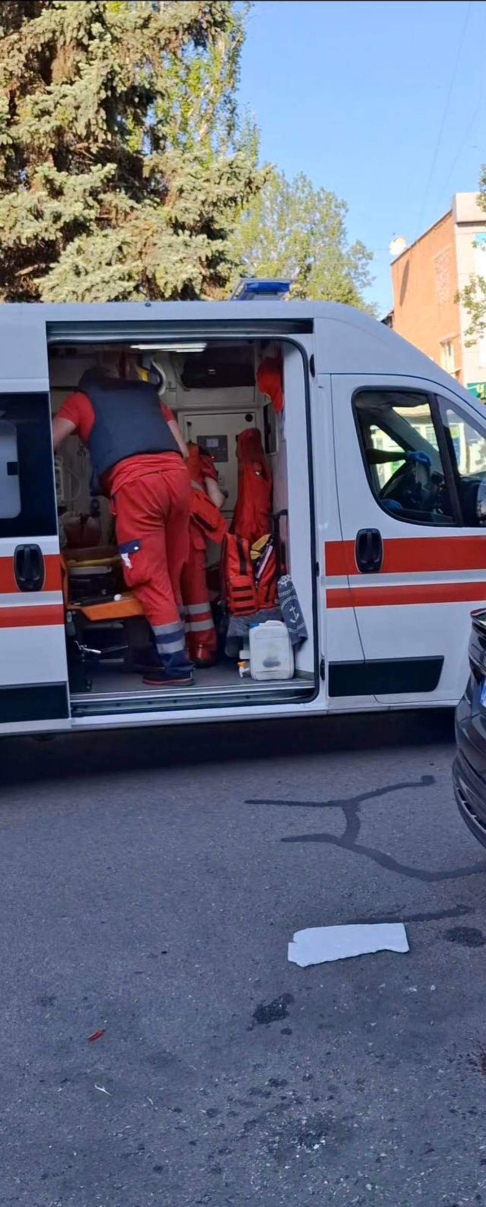 у Нікополі сьогодні волонтери Червоного Хреста допомогли пораненим 4