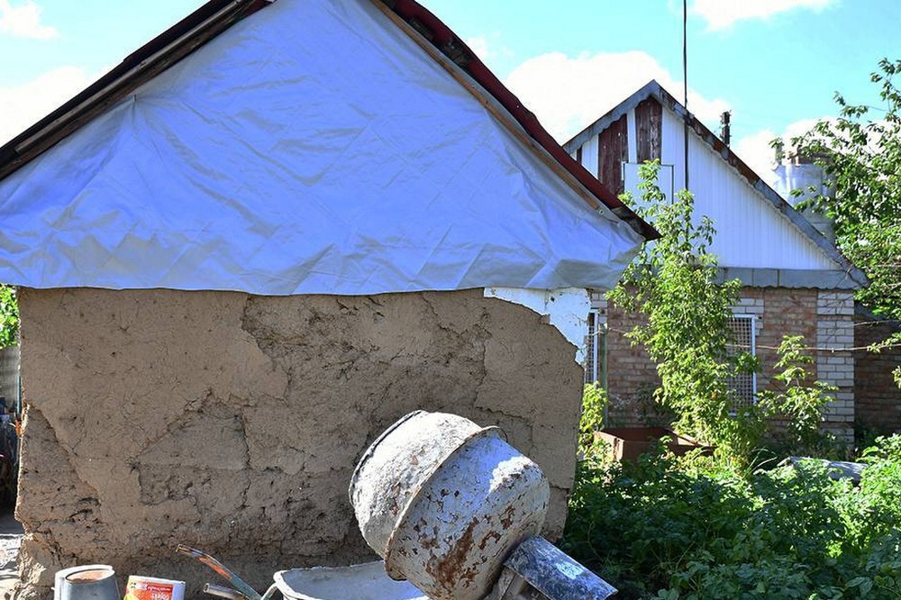 у Нікополі відновлюють пошкоджене ворогом житло (фото) 5