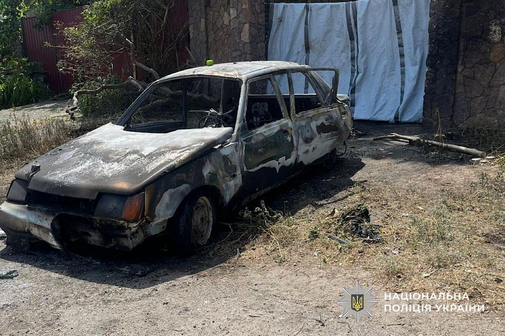 Поранено дівчину, побито ліцей, адмінбудівлю на Нікопольщині, а на Синельниківщині постраждало сільгосппідприємство – поліція