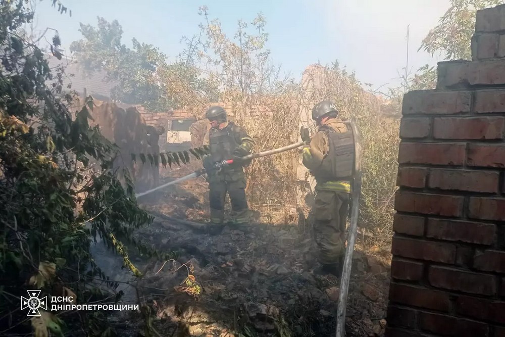 У Нікополі сьогодні горіли будинки