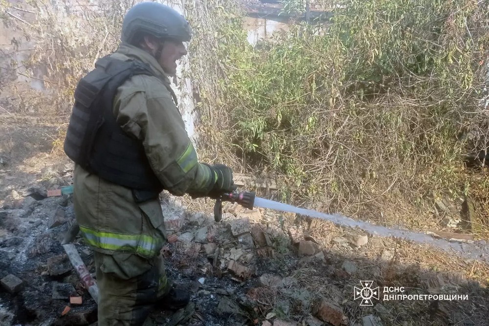 У Нікополі сьогодні горіли будинки