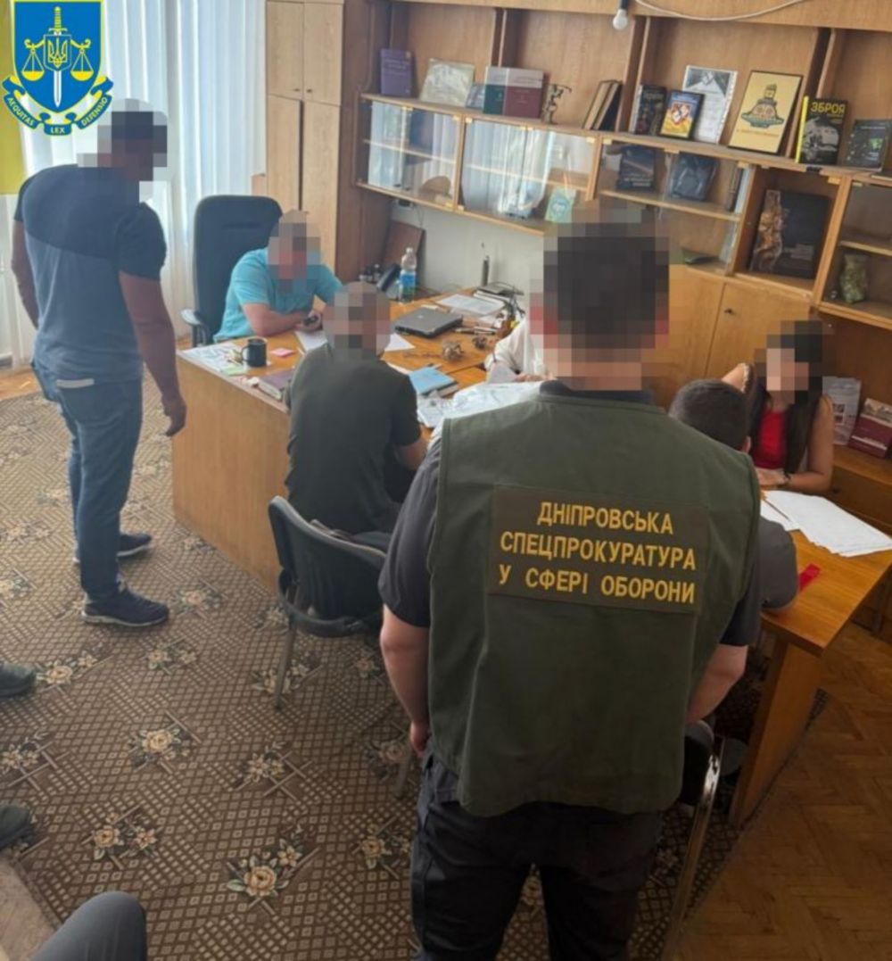 жителька Дніпра і посадовець ВЛК отримали підозри