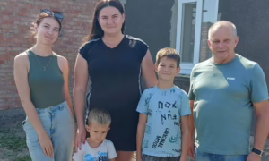 Такий молодий, а вже має три нагороди! Рідні і земляки воїна з Нікопольщини отримали подяку від військової частини