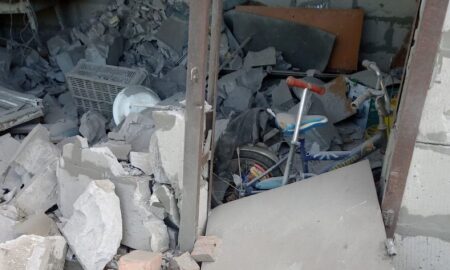 Дрон влучив у будинок і поранив літню жінку: про наслідки обстрілів Нікопольщини розповіли у поліції (фото)