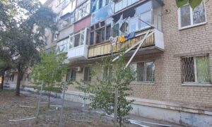 У Нікополі понівечено 6 багатоповерхівок і промислове підприємство, під обстрілами були також район і Синельниківщина (фото)