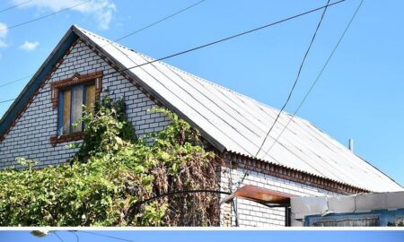 У Нікополі мешканцям повертають дахи над головою
