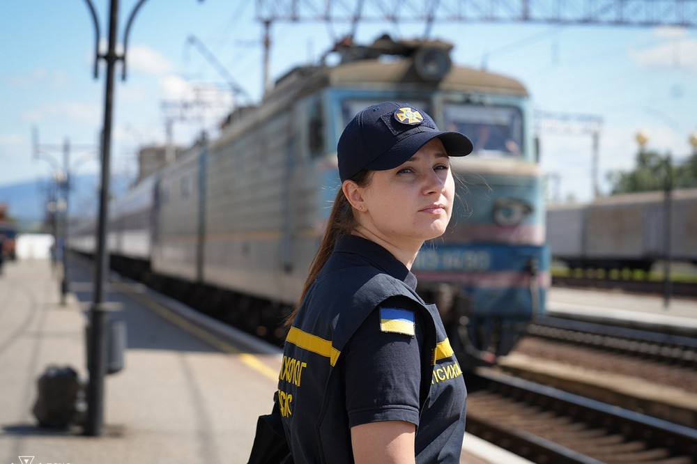 16 мешканців Дніпропетровщини і маленького песика евакуювали на Закарпаття 9