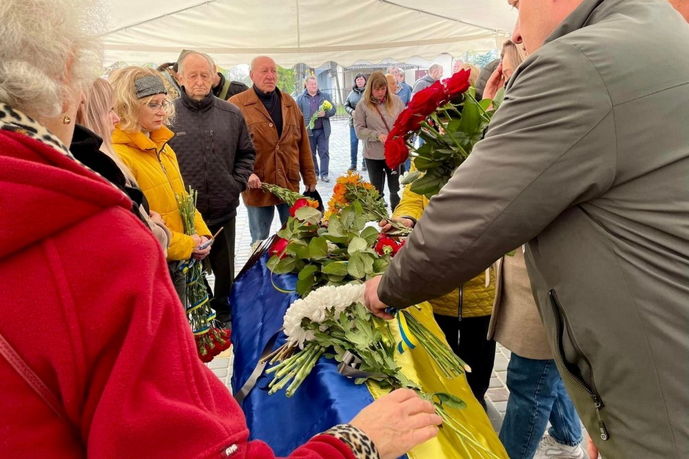 Вбиті росією мешканці Нікопольщини. Захисник з Нікополя Олег Нікольцев загинув 18 серпня 2022 року. Тож сьогодні річниця його смерті. І ми вшановуємо пам’ять Героя.