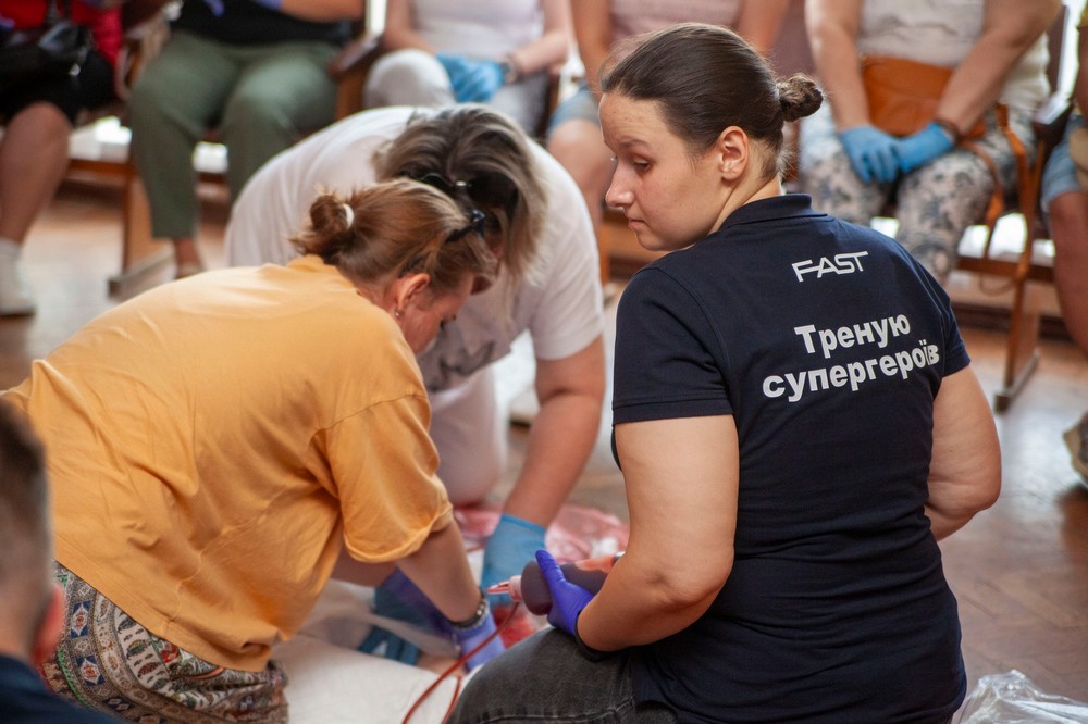 32 освітянина Нікопольщини взяли участь у практичному тренінгу з надання першої домедичної допомоги (фото) 7