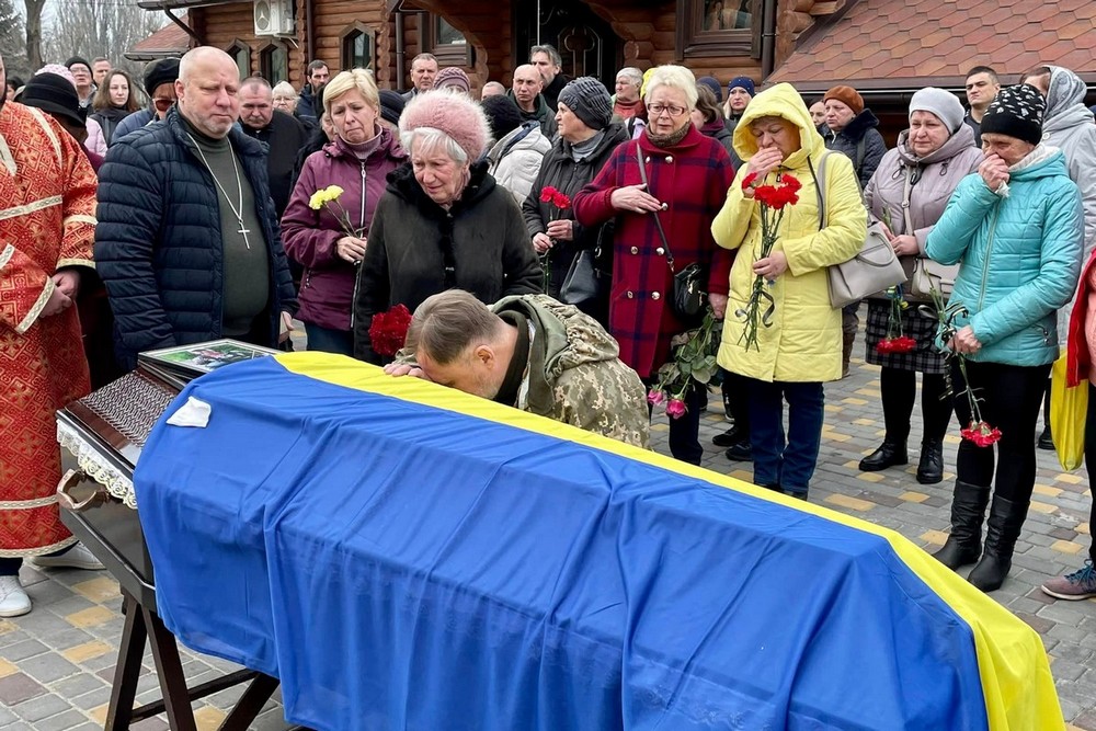 Вбиті росією мешканці Нікопольщини. Захисник з Нікополя Андрій Кононов 10 серпня відзначав би 41-річчя, але йому назавжди 39. І сьогодні ми вшановуємо пам’ять Героя.