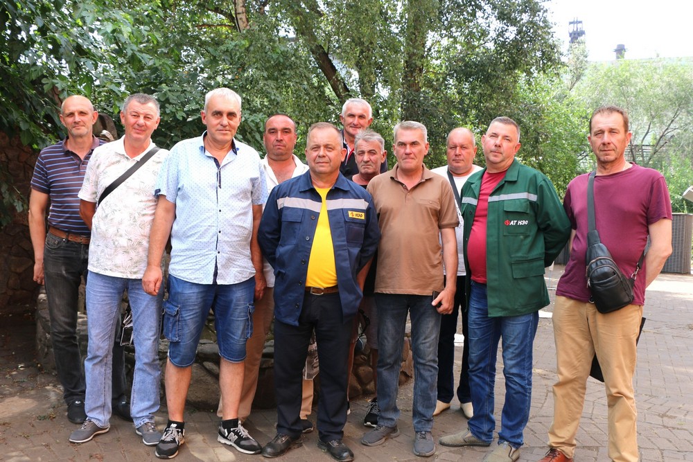 На НЗФ привітали будівельників і нагородили найкращих працівників (фото)