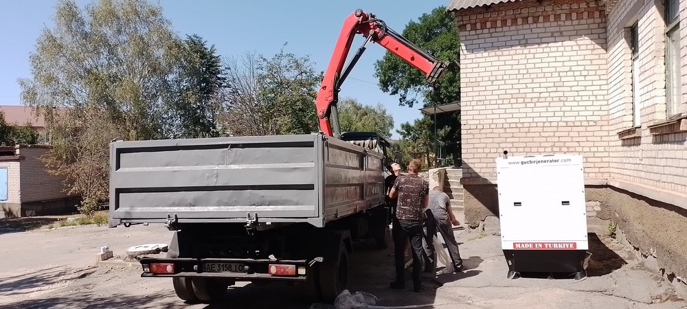 Томаківська громада отримала потужні генератори від Червоного Хреста: фото