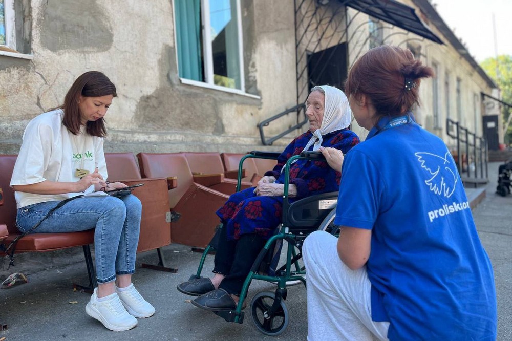 на Дніпропетровщину з Донеччини евакуювали жінку, якій 100 років