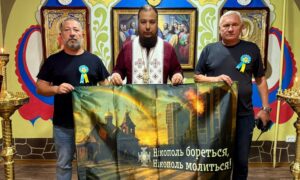 У Нікополі священники ПЦУ та військові помолилися за Україну