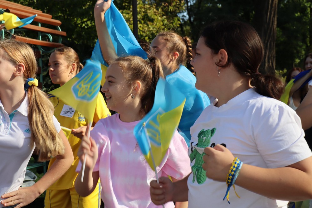 Нікопольці теж взяли участь: у Покрові сьогодні відбувся патріотичний забіг "Шаную воїнів, біжу за Героїв України"