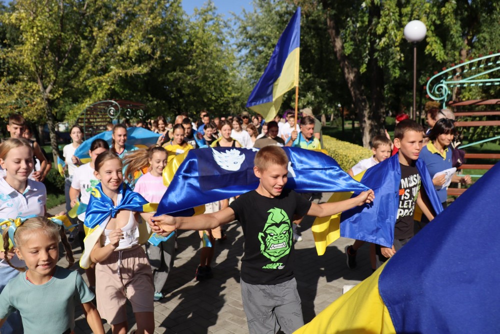 Нікопольці теж взяли участь: у Покрові сьогодні відбувся патріотичний забіг "Шаную воїнів, біжу за Героїв України"