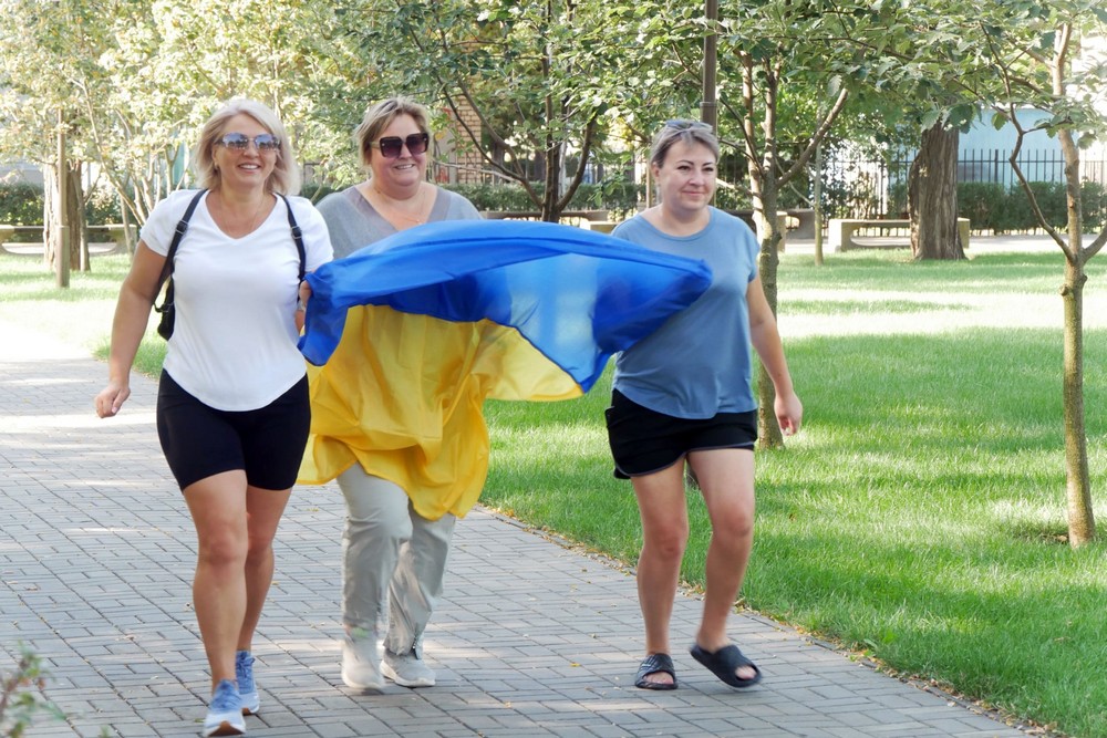 Нікопольці теж взяли участь: у Покрові сьогодні відбувся патріотичний забіг "Шаную воїнів, біжу за Героїв України"