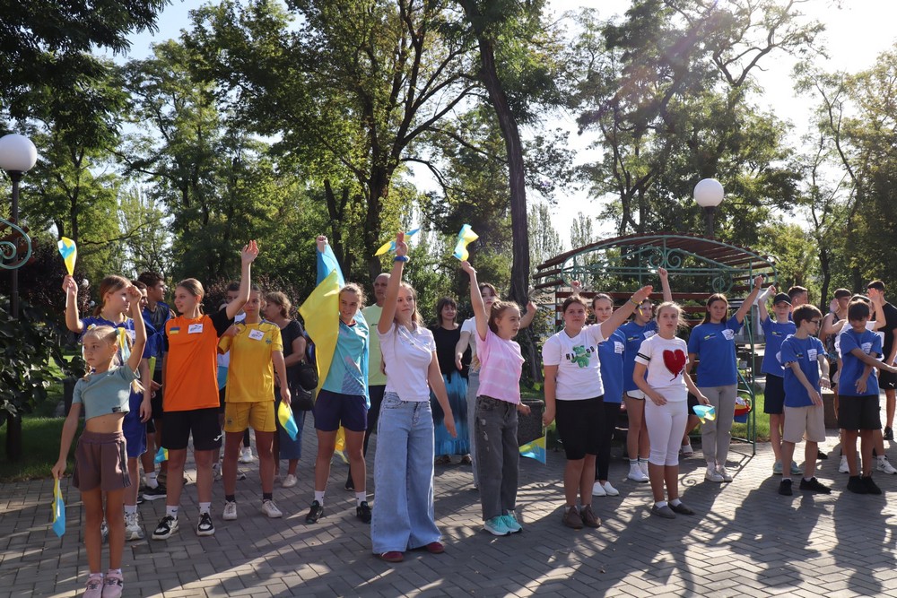 Нікопольці теж взяли участь: у Покрові сьогодні відбувся патріотичний забіг "Шаную воїнів, біжу за Героїв України"