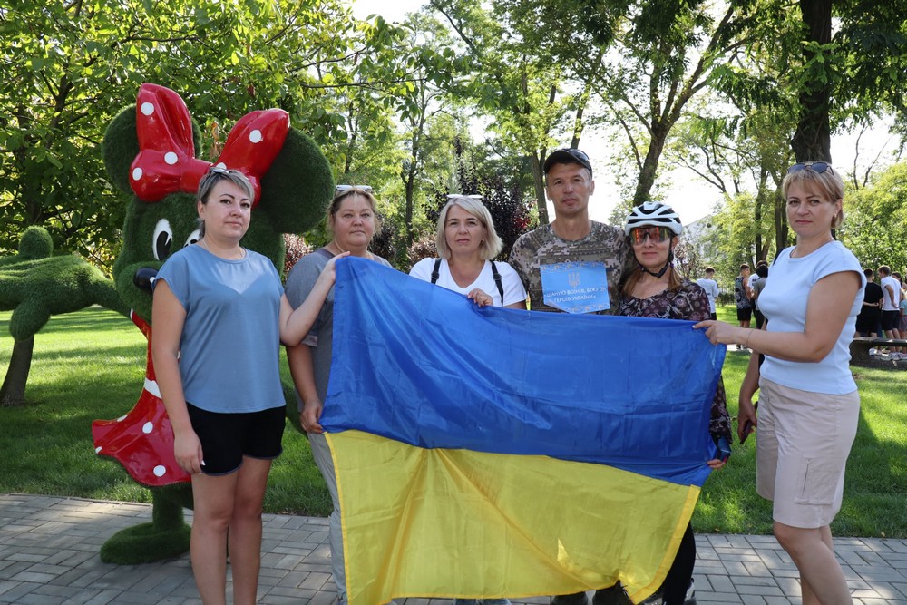 Нікопольці теж взяли участь: у Покрові сьогодні відбувся патріотичний забіг "Шаную воїнів, біжу за Героїв України"