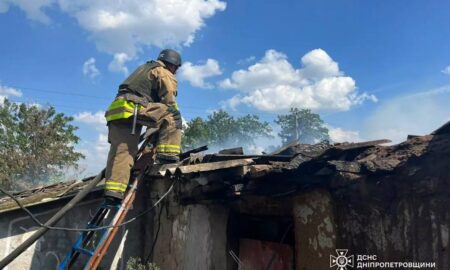  Через атаку ворожого дрону на Нікопольщині сталася пожежа в приватному будинку 11 серпня 2