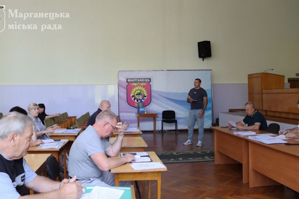 Чи сядуть за парти школярі Марганця з 1 вересня
