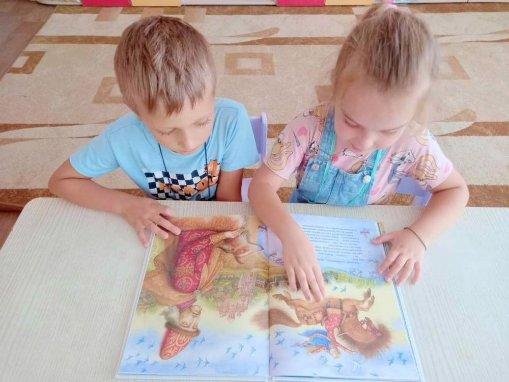 Для зруйнованої шкільної бібліотеки Нікополя збирають книги