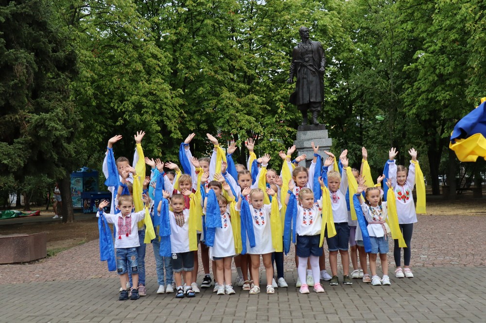 Як у Покрові відзначили День прапора України (фото) 16
