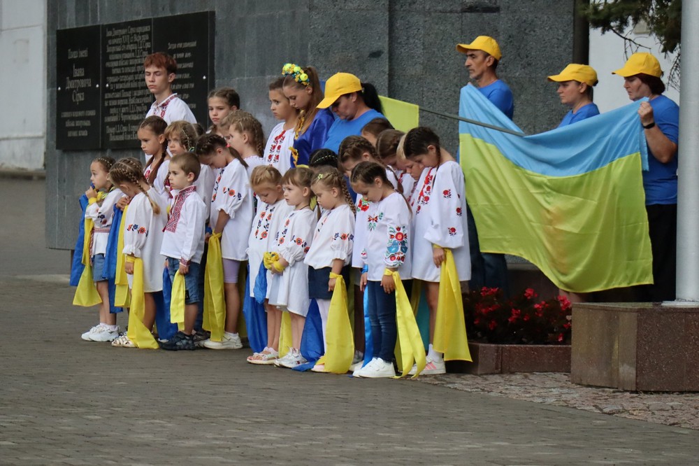Як у Покрові відзначили День прапора України (фото) 3