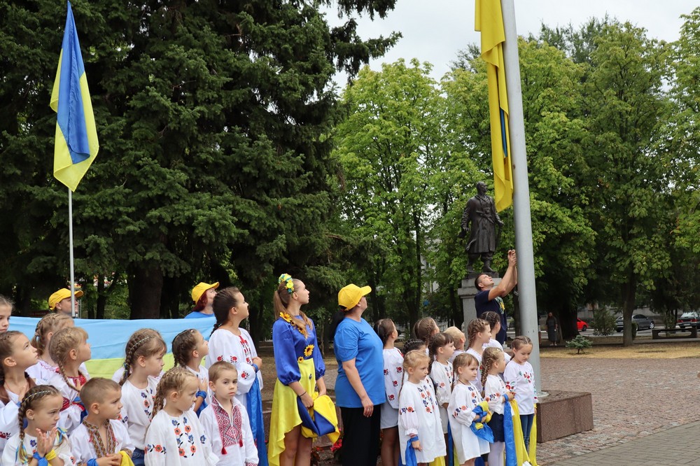 Як у Покрові відзначили День прапора України (фото) 9