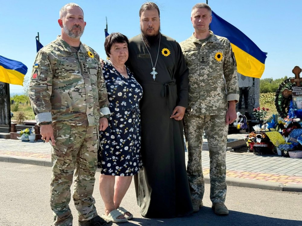 Капелан відслужив панахиду за полеглими воїнами 301 зенітної ракетної Нікопольської бригади (фото)