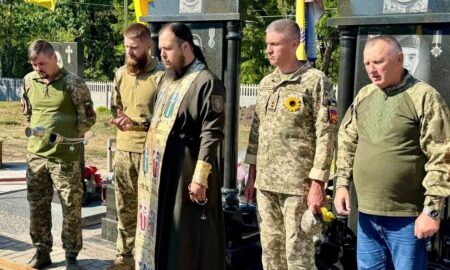 Капелан відслужив панахиду за полеглими воїнами 301 зенітної ракетної Нікопольської бригади (фото) 9