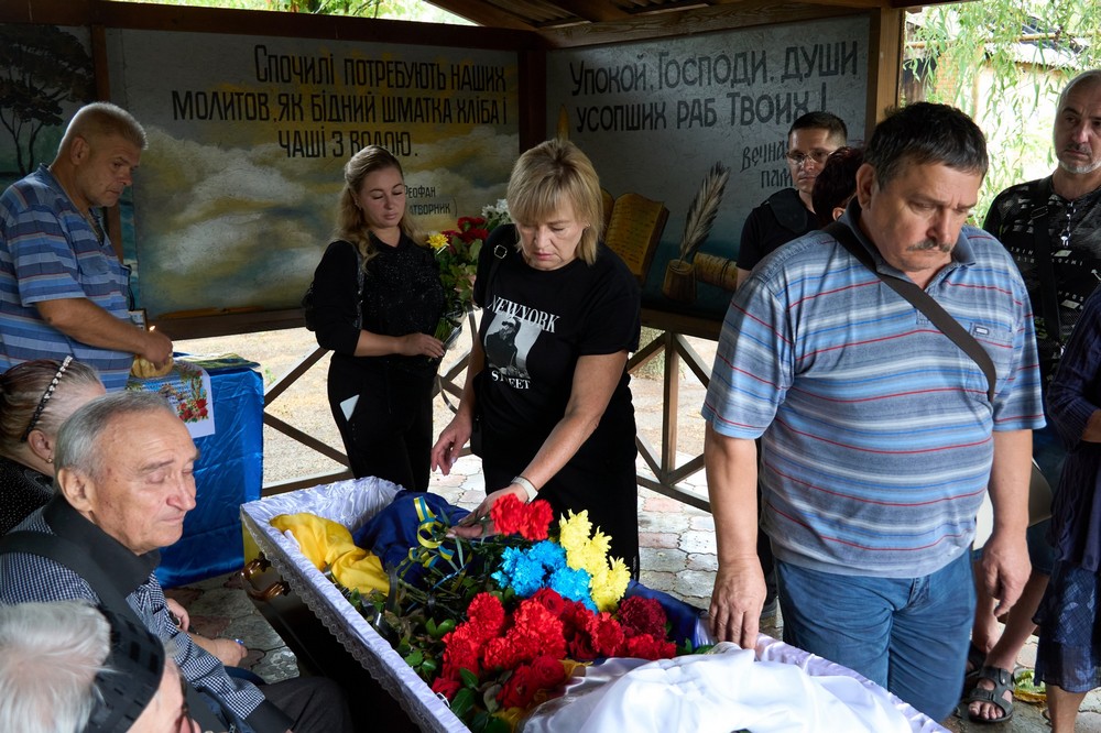 Нікополь сьогодні провів в останню путь Захисника (фото) 10