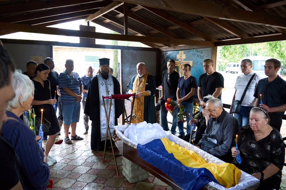 Нікополь сьогодні провів в останню путь Захисника (фото) 2