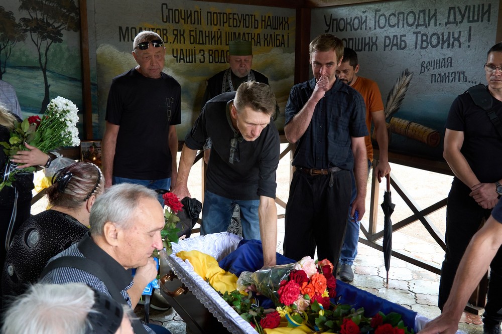Нікополь сьогодні провів в останню путь Захисника (фото) 7