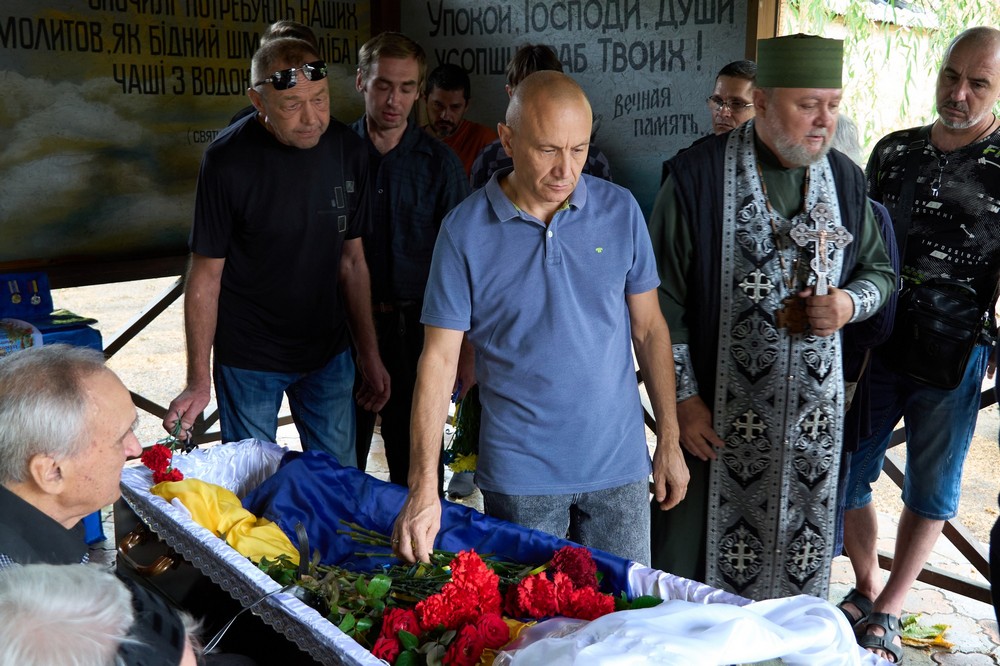 Нікополь сьогодні провів в останню путь Захисника (фото) 9