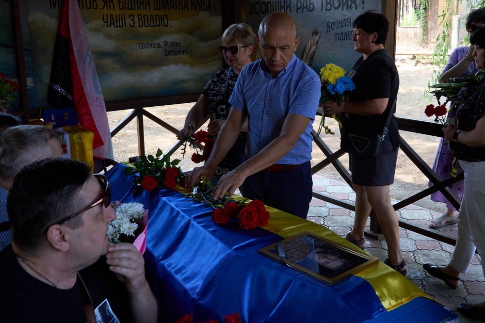 Нікополь сьогодні провів в останню путь полеглого Захисника Якова Селянінова (фото) 10