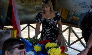 Нікополь сьогодні провів в останню путь полеглого Захисника Якова Селянінова (фото) 13
