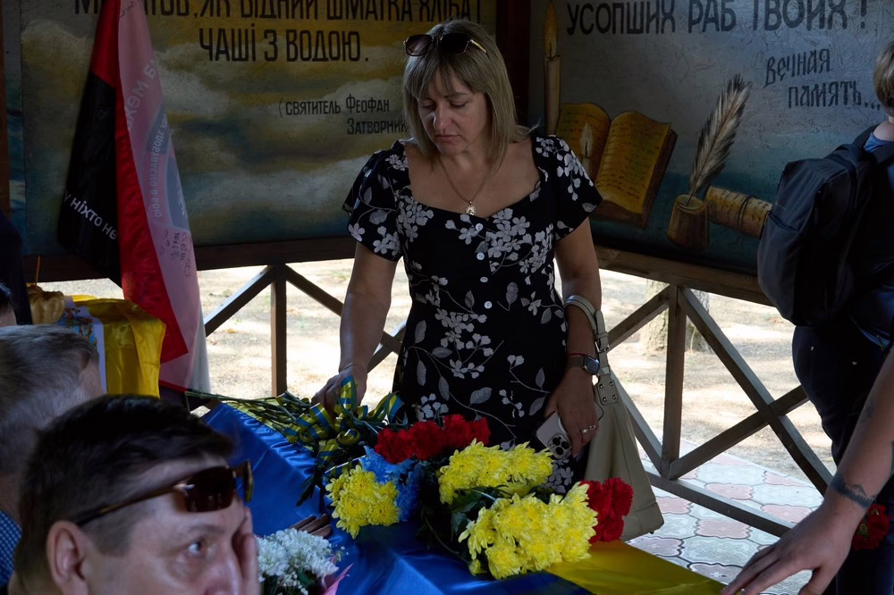 Нікополь сьогодні провів в останню путь полеглого Захисника Якова Селянінова (фото) 13