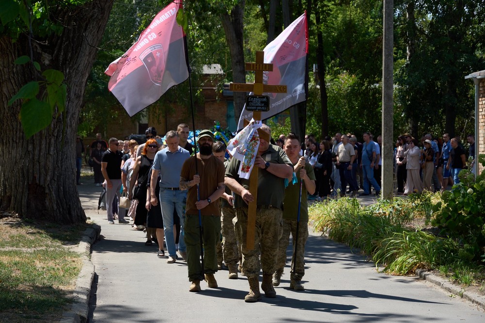 Нікополь сьогодні провів в останню путь полеглого Захисника Якова Селянінова (фото) 14