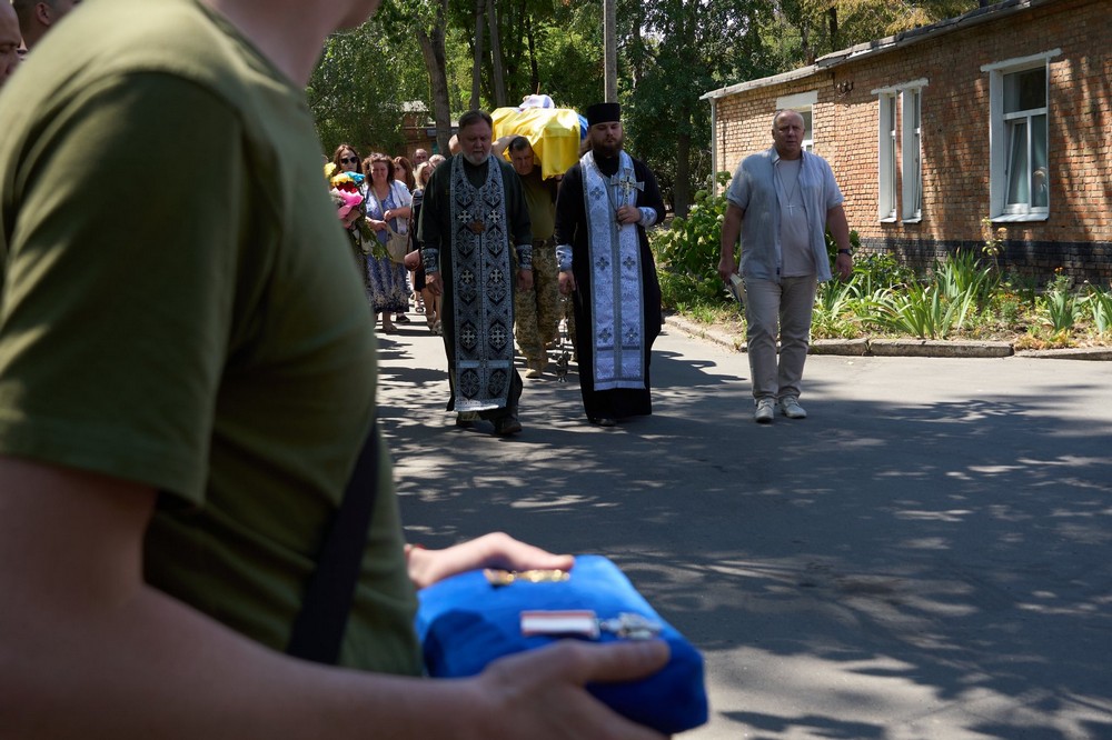 Нікополь сьогодні провів в останню путь полеглого Захисника Якова Селянінова (фото) 15